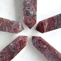 strawberry qurartz obelisks points